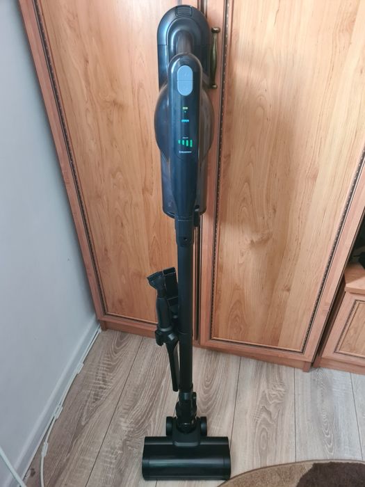 Aspirator fara fir cu perie rotativa silvercrest