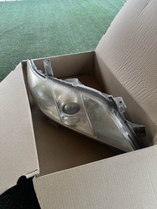 Camry 40 правая фара