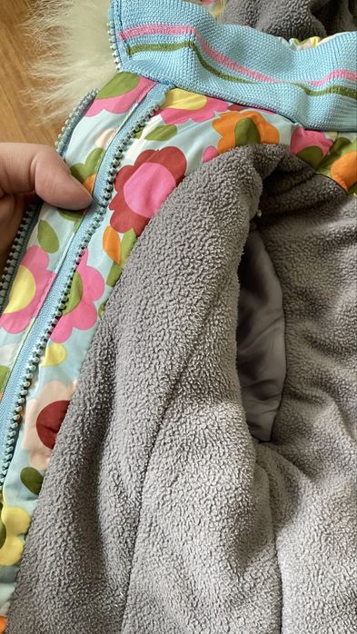 Продам куртку для девочки