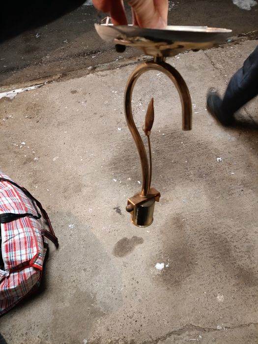 Продам три люстры