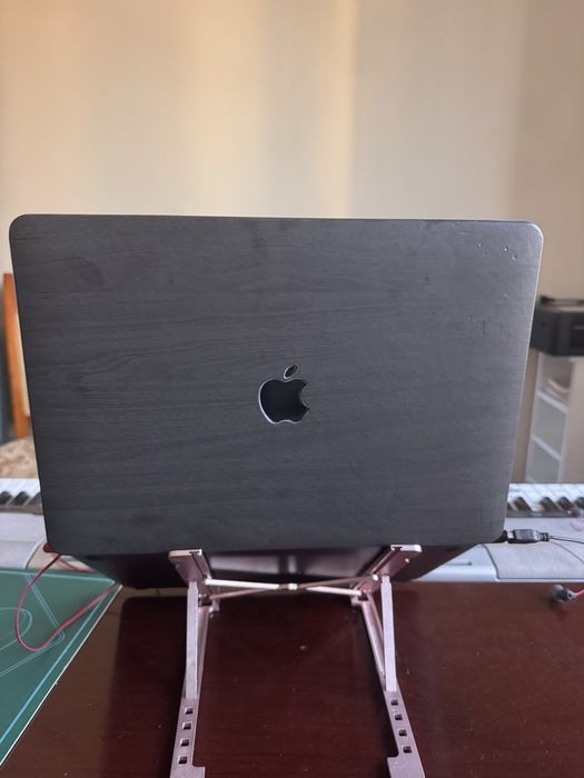 Продам Macbook Air (идеальное состояние)