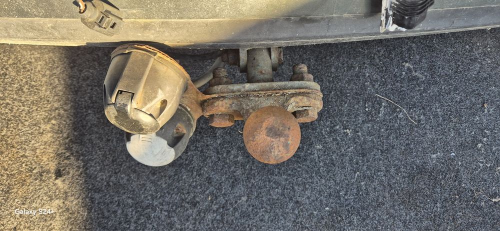 Carlig remorcare Volkswagen Passat 2.0TDI anul 2006
