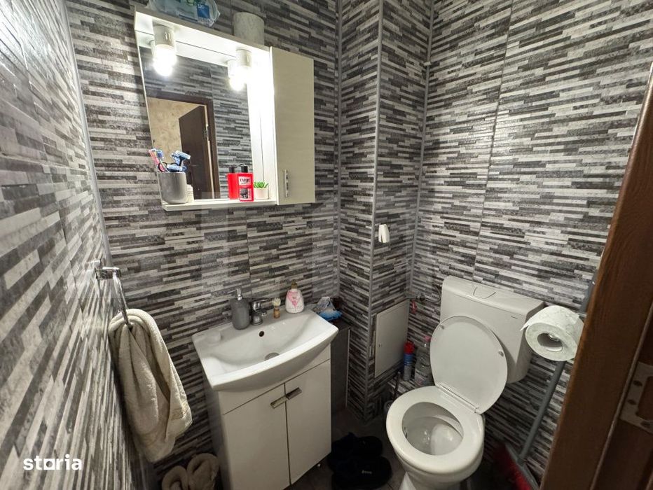 Apartament de 3 camere, decomandat, cartierul 1 Mai