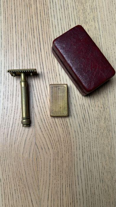 Антика самобръсначка Guilette