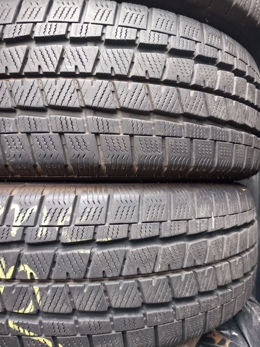 2 anvelope 205/65r16c marca Nokian an 2021, preț 240 lei bucata