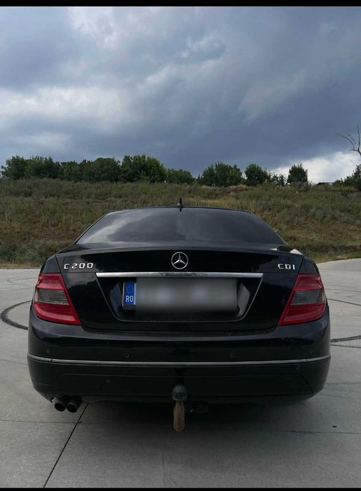 MERCEDES BENZ  C200 SCHIMB CU 4X4  de preferat   Jeep Renegade