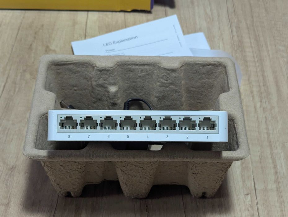 Switch TP-Link TL-SF1008D