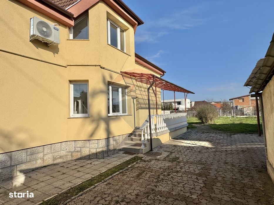 Casă / Vilă cu 6 camere de închiriat în zona Iosia