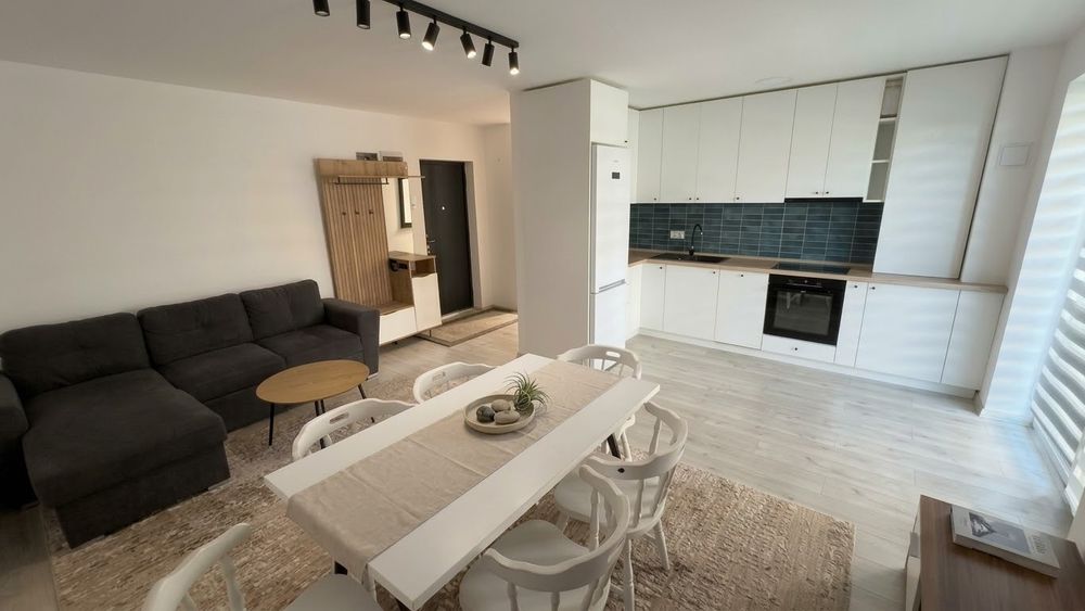 Proprietar, închiriez apartament 2 camere, terasă uriașă 60mp + parcare, Unirii  Ama Residence