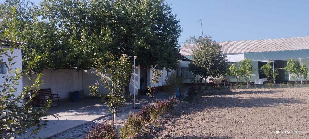 Ер ховли срочно сотилади