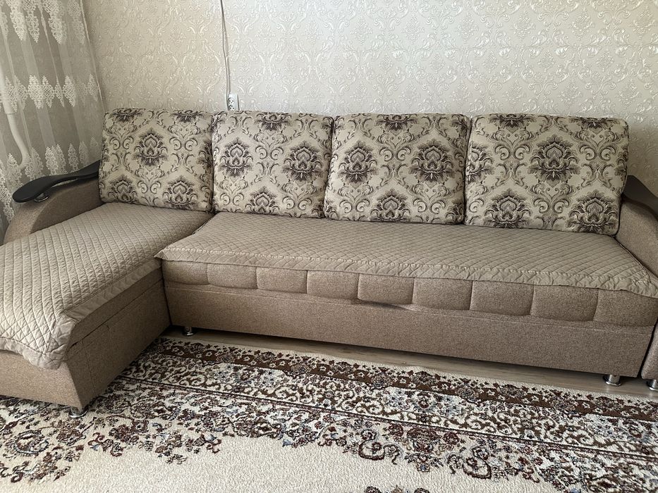 Продам Диван в хорошем состоянии