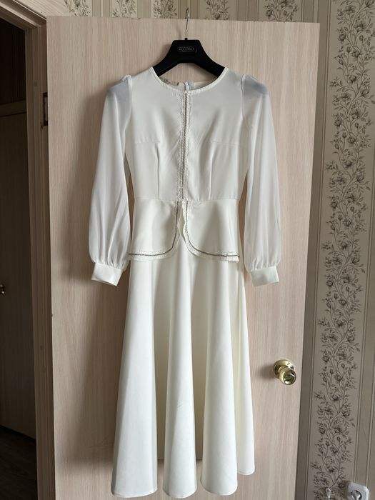 Продам белое платье