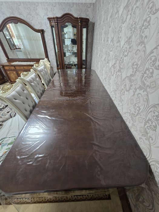 Mebel sotiladi kamplekt stenka, komod oynali,stol