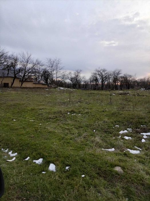 Vand teren intravilan 3000 mp.