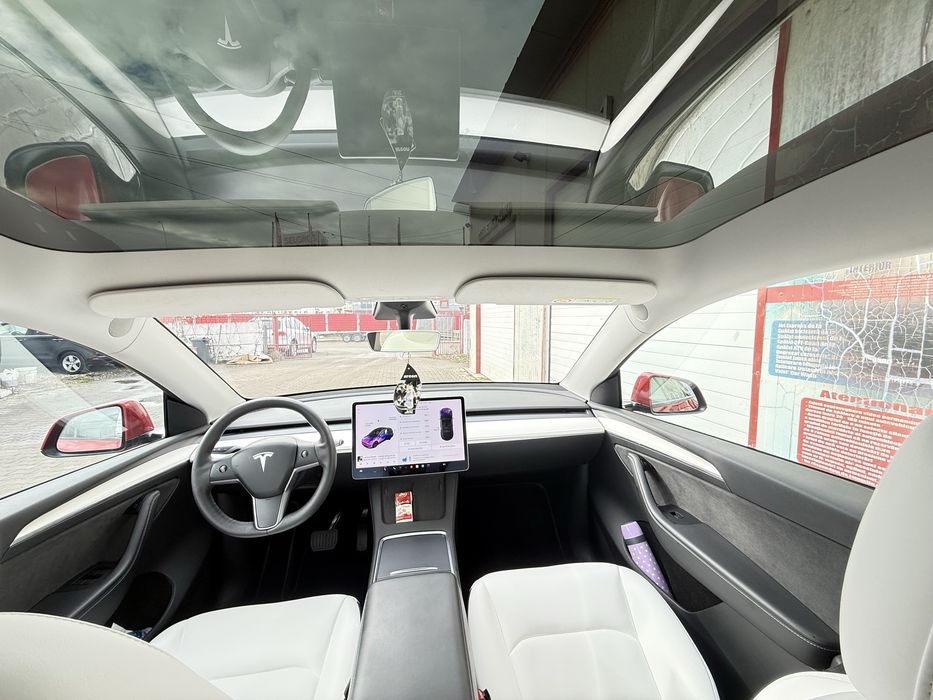 Tesla Model  Y  Long Range 4x4