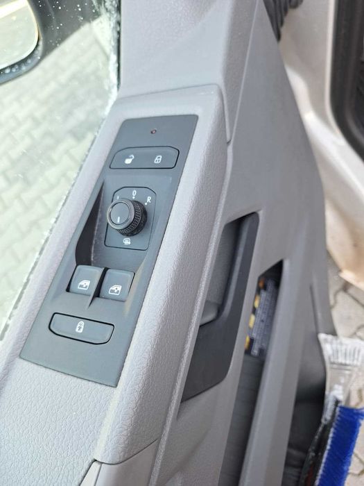 Vand Volkswagen Tranporter 8+1 2.0TDI 5+1 2022