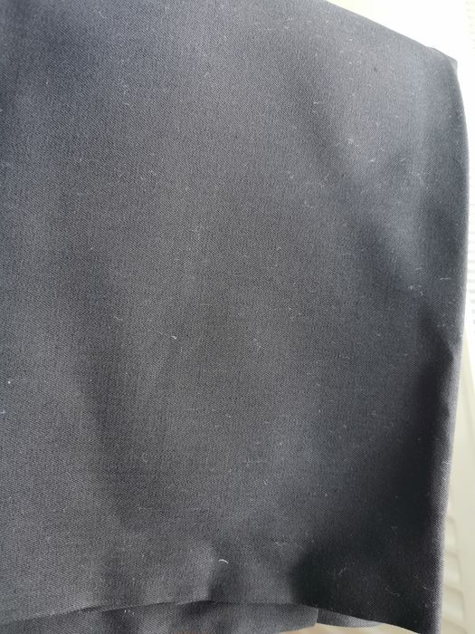 Vand stofa pt confectionarea pantalonilor sacourilor fustelor vestelor