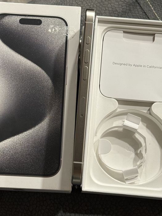 Продавам I phone 15 pro 256MB