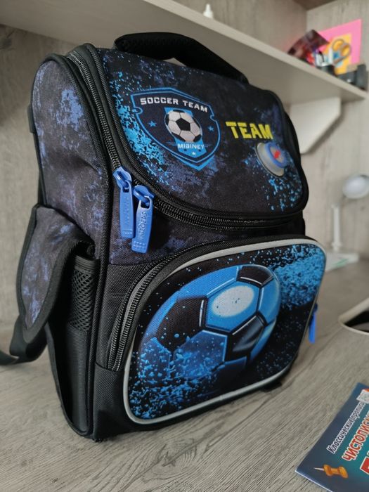 Школьный рюкзак для первоклашек