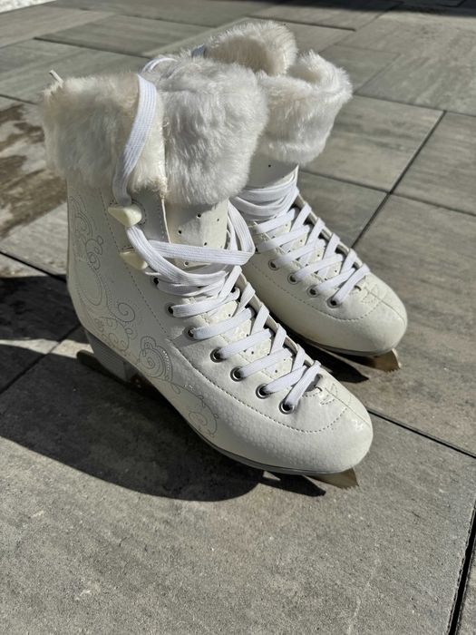 Patine gheata dama marimea 36 din piele