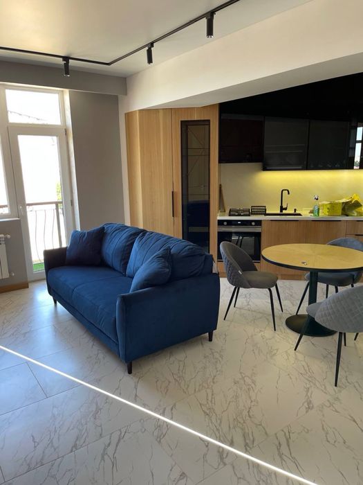 Паркентский рынок не доезжая Авиатор мост  2-комн/9-этаж/9-этажный дом