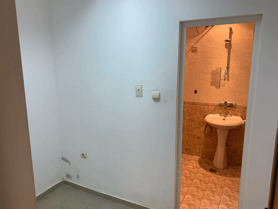 Дава се под наем Магазин в Велико Търново, Център - 109 кв.м за 150000 € - Снимка #9