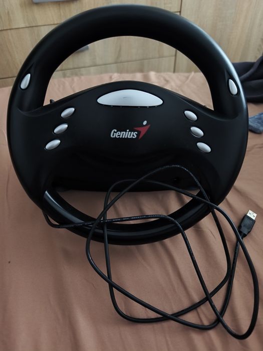 Set  volan cu pedale și controler pentru PC