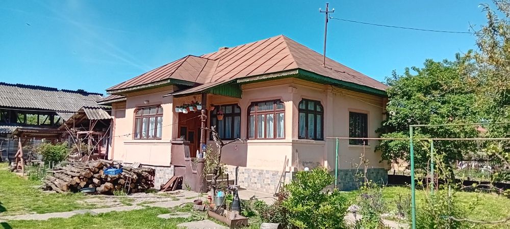 Vând casă în Comuna Farcasesti