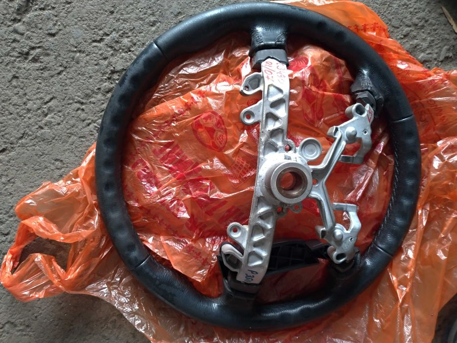 Рулевое колесо (руль) на Авенсис