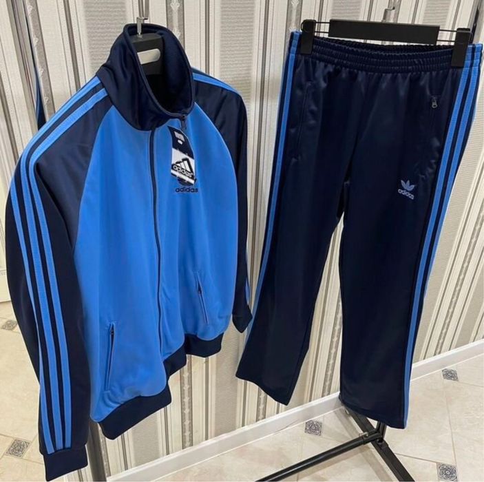 Спортивный костюм adidas
