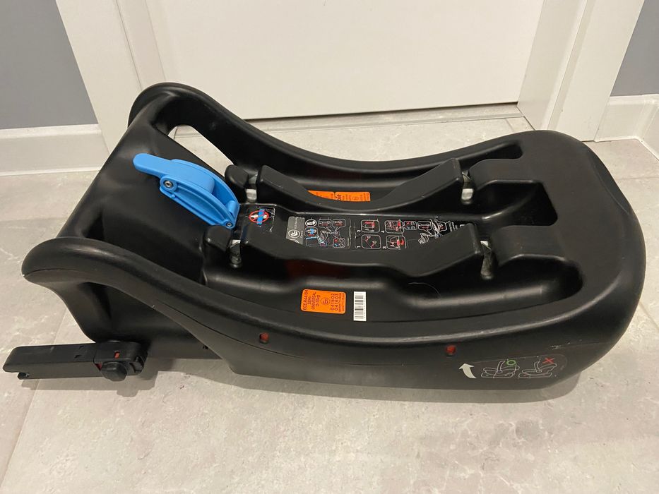 Кошче за кола Joie + база с Izofix