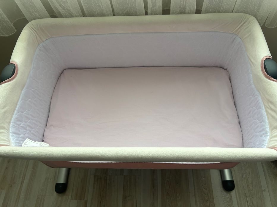 Бебешка кошара next to me