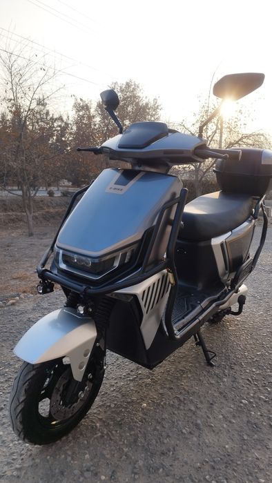 E-BIKE скутер сотилади