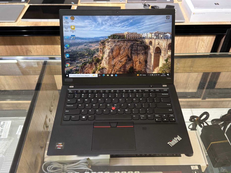Lenovo ThinkPad T495s AMD 7 PRO 3700U озу16гб 256ssd