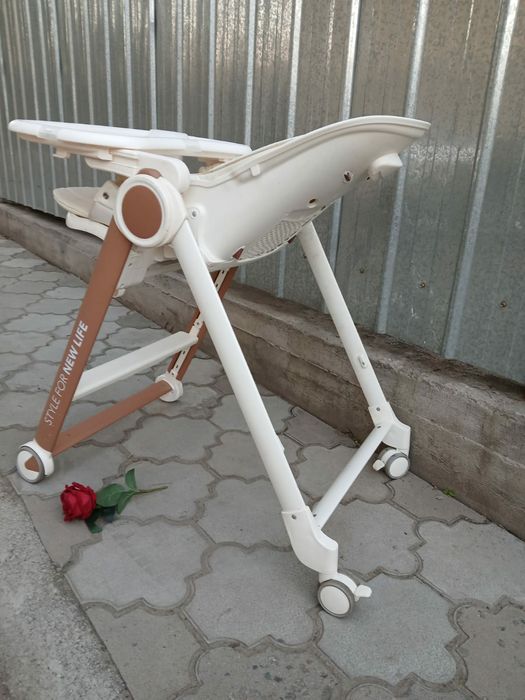 Стульчик для кормления.