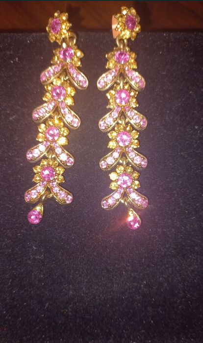 Продам серьги две пары