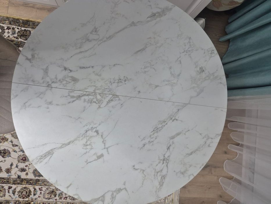 Продам круглый стол