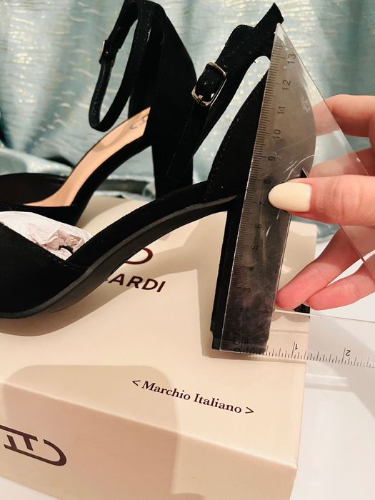 Продаю новый басаножки