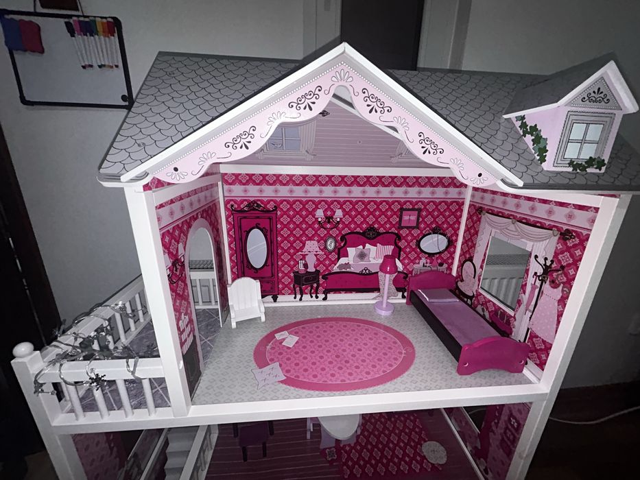 Casa papusi lemn
