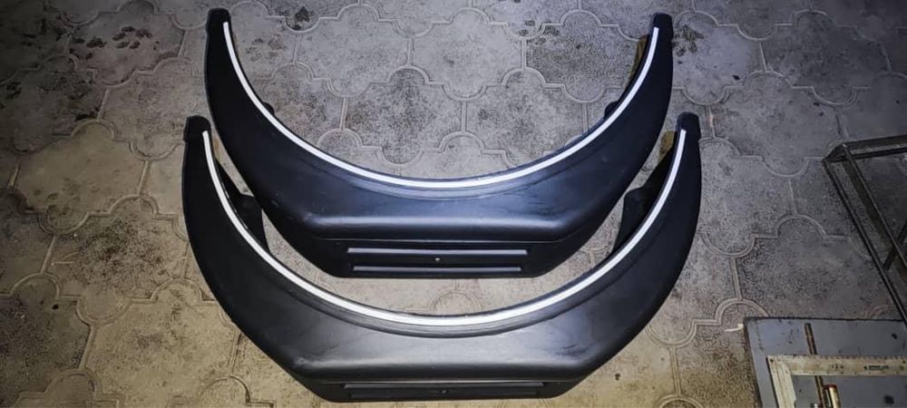 Подкрылки на бортовой и будку Спринтер