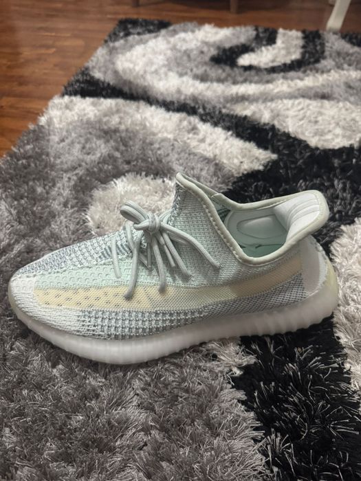 Yeezy 350v2 light blue marime 44