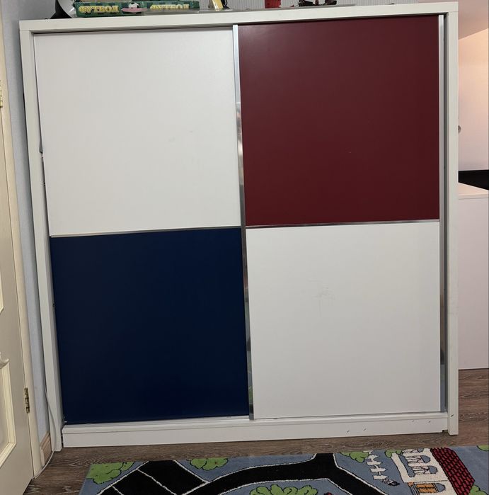 продам подрастковый гарнитур на 2 человека ,