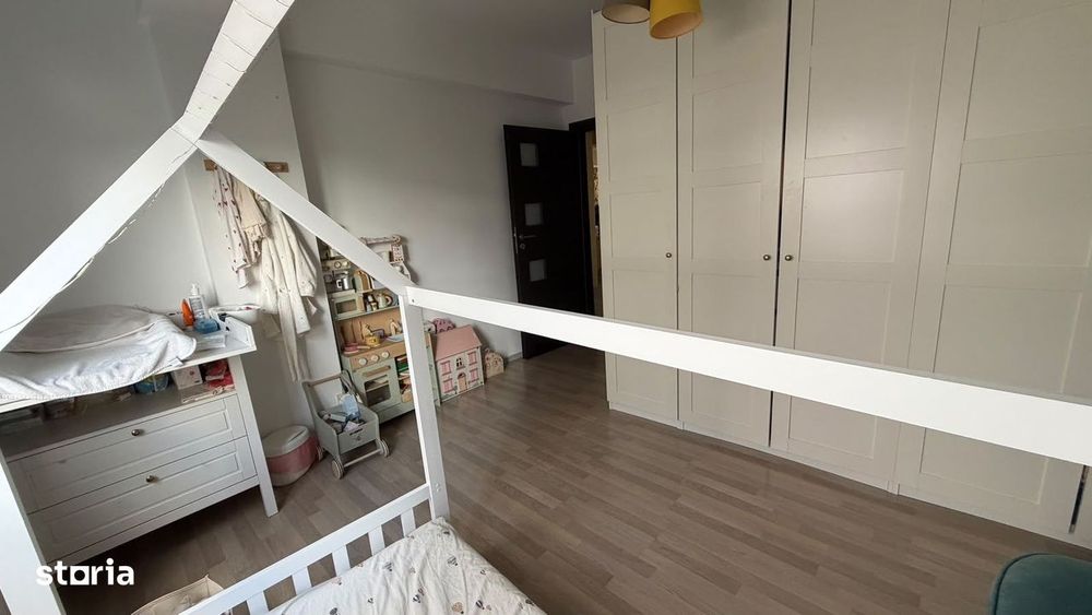 Apartament 3 camere cu 3 balcoane loc de parcare bloc nou Compozitoril