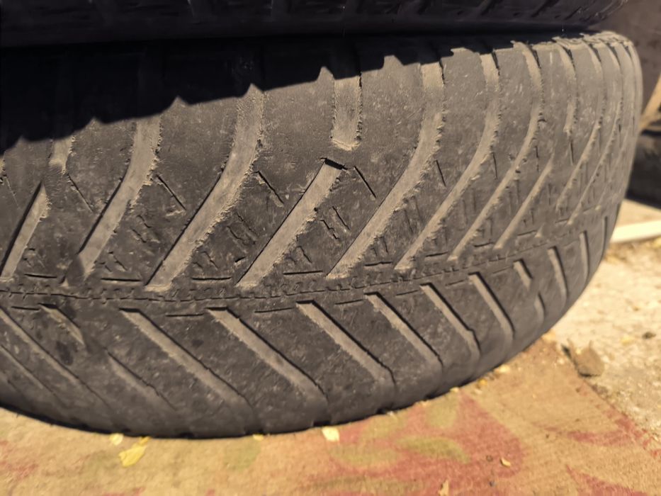 Продам резину 215/60 R17 всесезонка