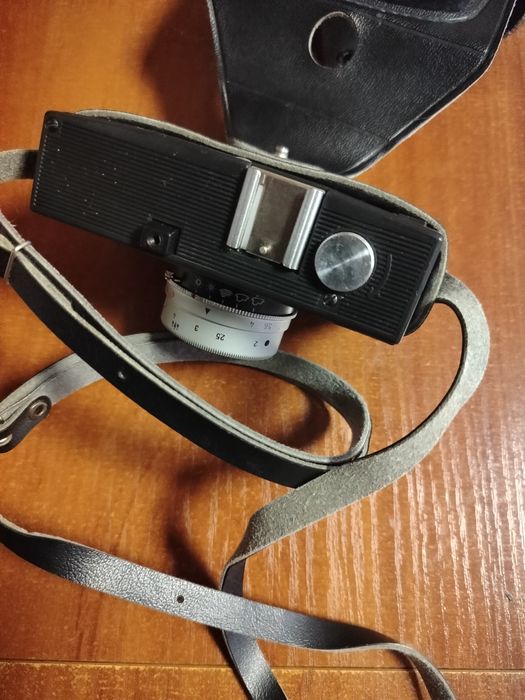 Продавам фотоапарат" СМЕНА 8М"-10евро