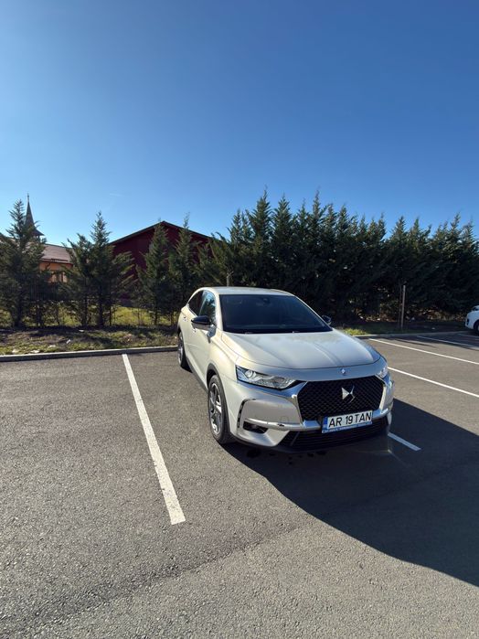 DS 7 Crossback Automobil