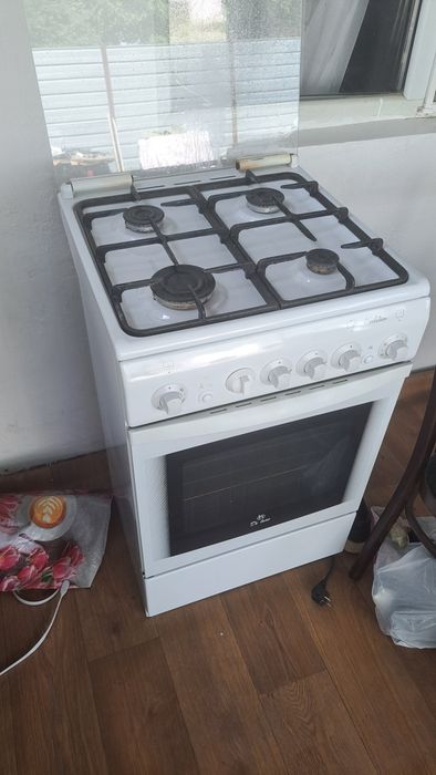 Продам газ плиту
