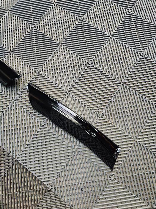 Set splitere prelungiri bara fata BMW E90 M-Tech NFL negru lucios