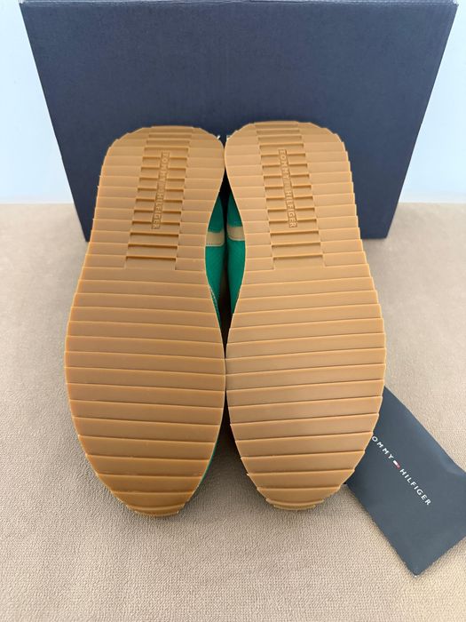 Adidasi Tommy Hilfiger noi, originali, cu eticheta 42