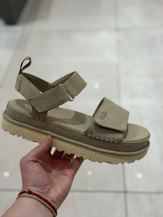 Sandale UGG-noi, de vanzare!